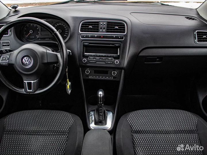 Volkswagen Polo 1.6 AT, 2012, 137 168 км