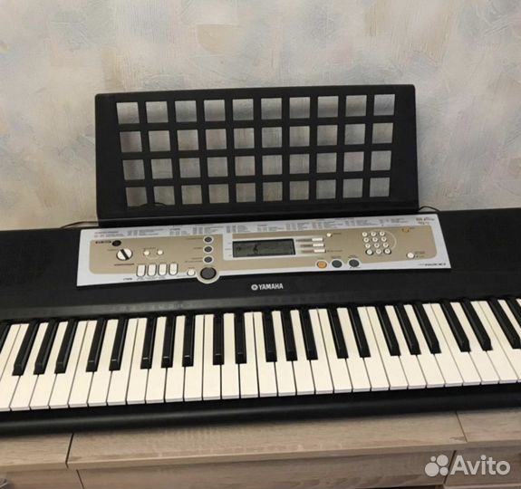 Синтезатор yamaha psr r200