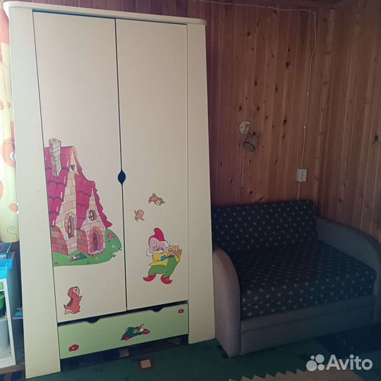 Шкаф в детскую