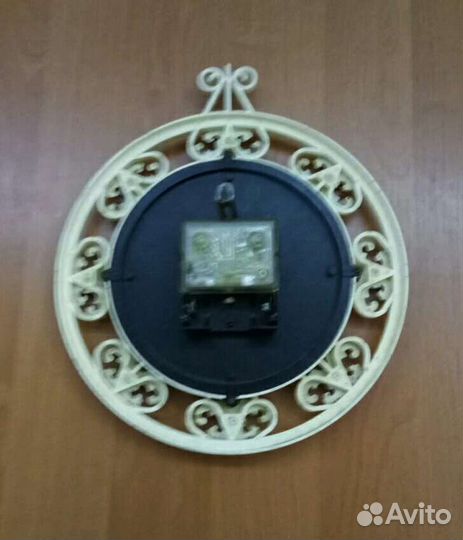 Часы настенные СССР янтарь кварц