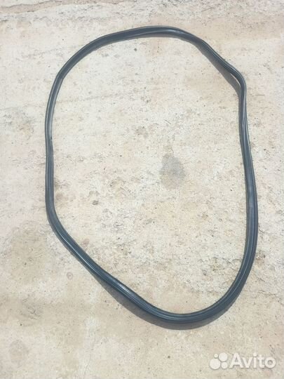 Уплотнительная резинка багажника Mitsubishi Lancer