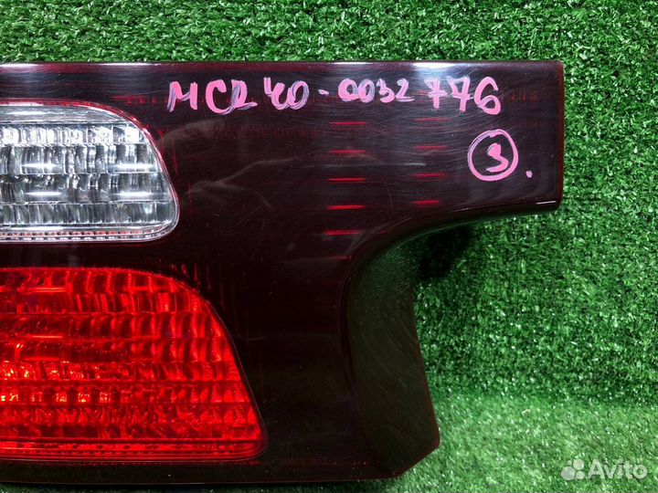 Фонарь внутренний задний левый Toyota Estima MCR40