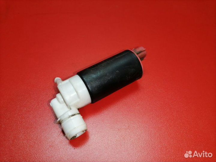 Насос омывателя задний Toyota Corolla ZZE121R