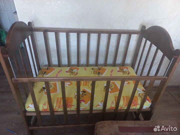Детская кроватка