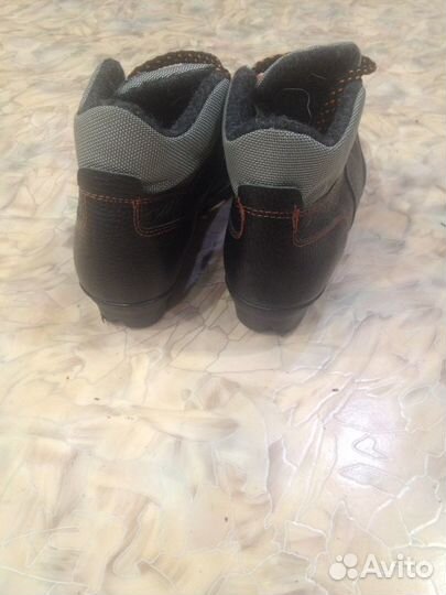 Лыжные ботинки, 35р