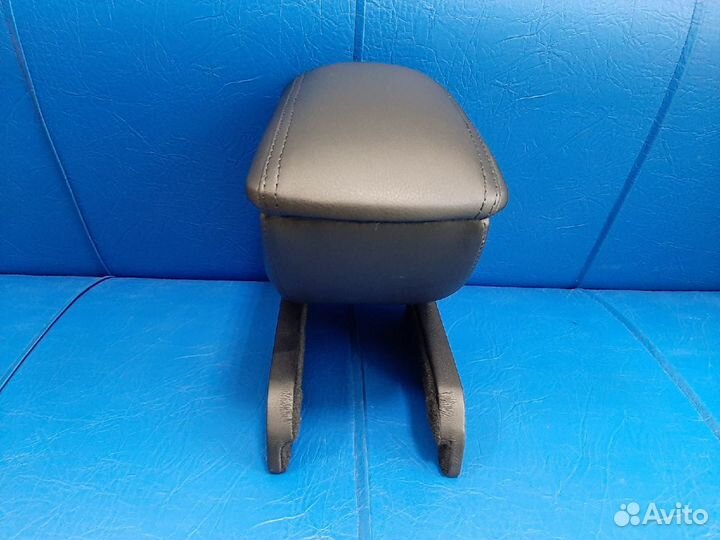 Подлокотник Kia Picanto