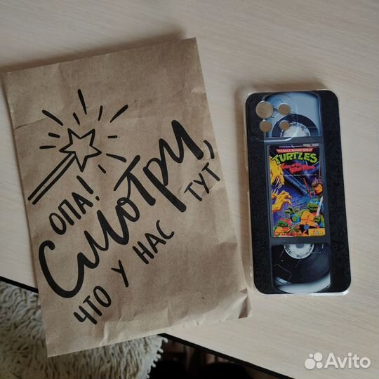 Чехол на телефон