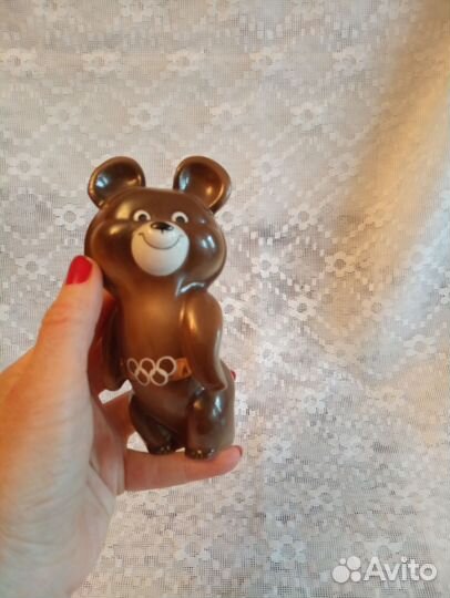 Фарфоровая статуэтка 