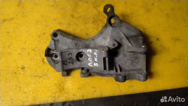 Кронштейн генератора Renault Logan 2