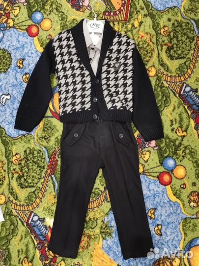 Рубашки, костюм нарядный и жилетка