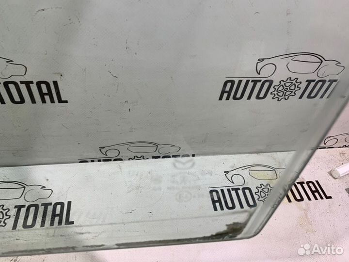 Стекло двери переднее левое Mazda 6 GH LF 2011