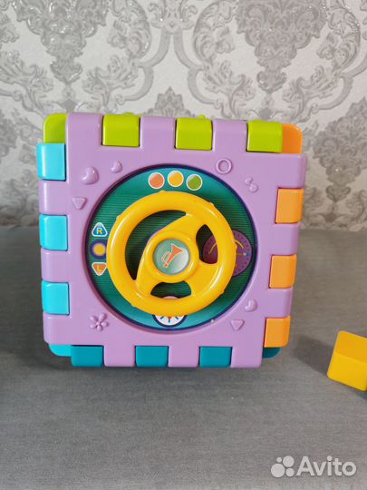 Музыкальная игрушка кубик