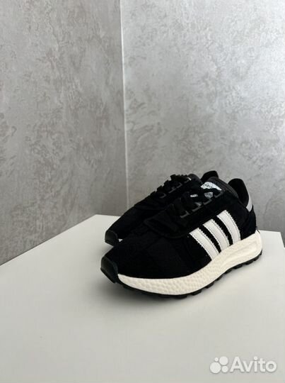 Кроссовки детские (подростковые) Adidas retropy e5