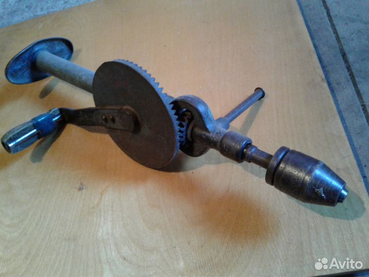 Механическая ретро-сверлилка