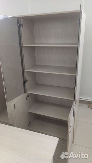 Комплект офисной мебели стол + шкафы