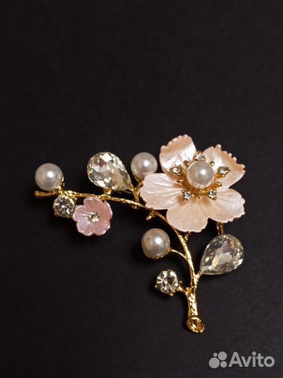 Брошь цветы Сакура