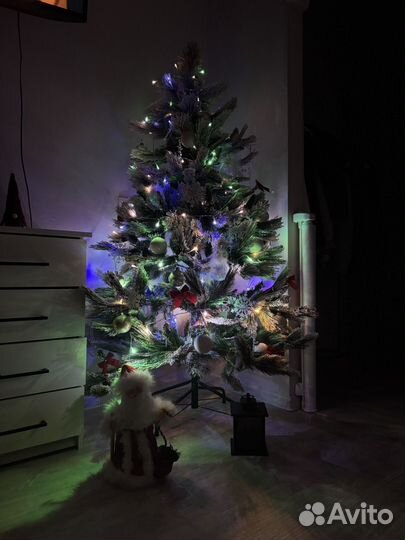 Ель искуственная заснеженная