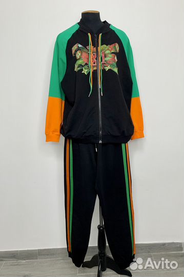 Костюм женский