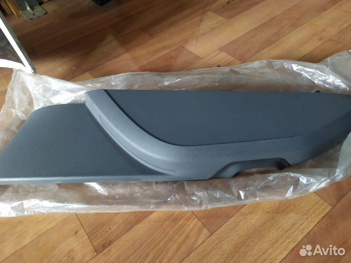 Накладка переднего сиденья прав. S40/V50 04