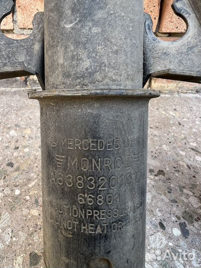 Передние стойки аммортизаторы пружины vito 638