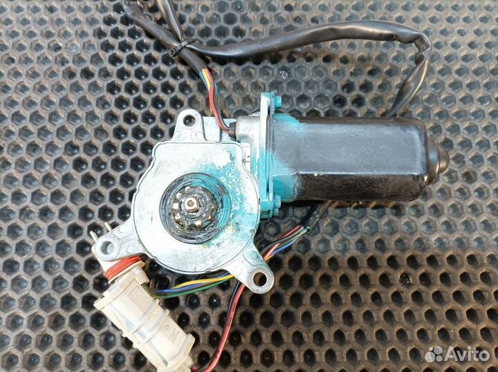 Моторчик стеклоподъемника правый