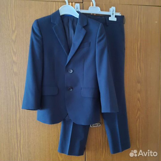 Школьный костюм 122-128/школьные вещи