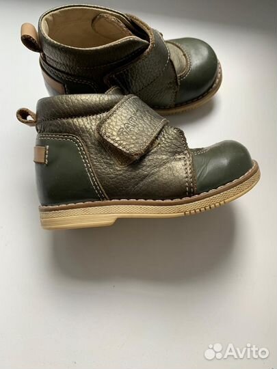 Детские ботинки