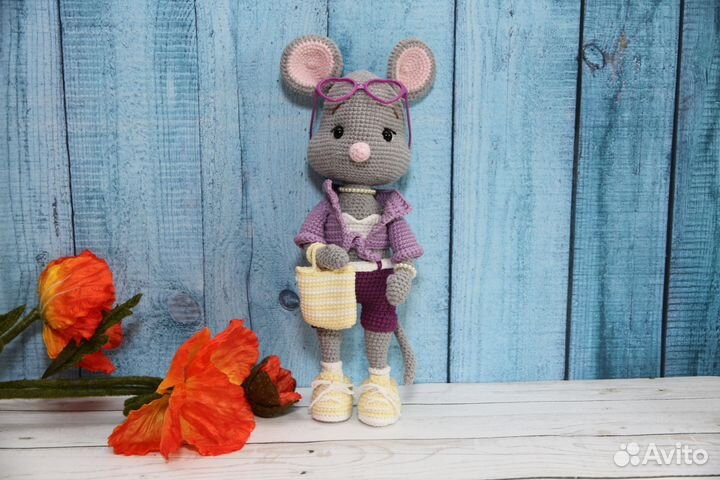 Вязаная мышка серая