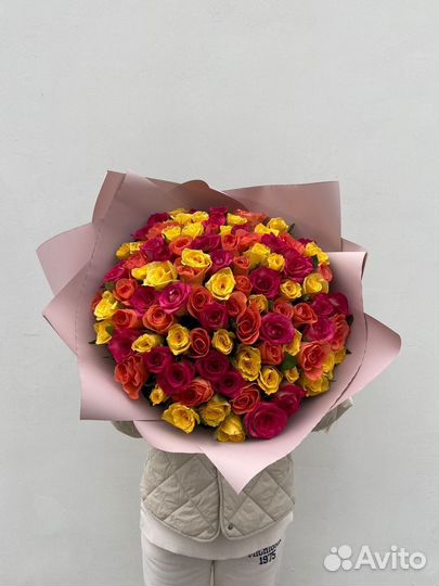 101 роза микс в оформлении