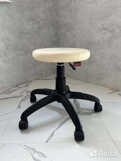 Кушетка и стул для мастера