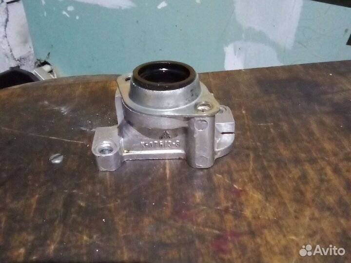 Впускной коллектор+ крепление карбюратора Ява 638