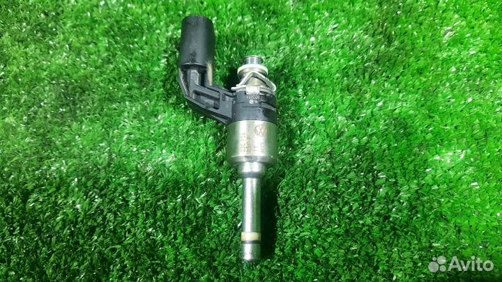 Форсунка топливная Volkswagen Golf 6 caxa (1.4T)