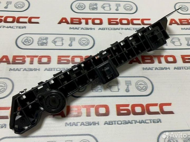 Крепление бампера переднее правое Subaru Forester