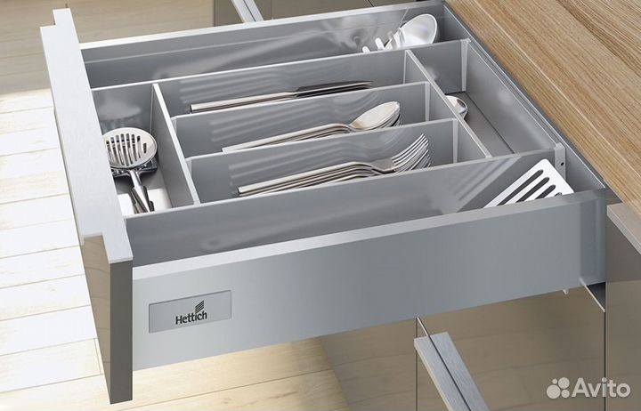 Лоток под столовые приборы Hettich с разделителями