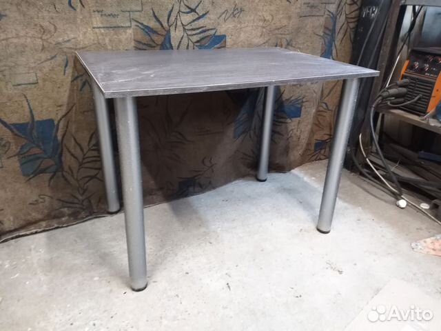 Кухонный обеденный стол на регулируемых ножках купить в Свободном ...