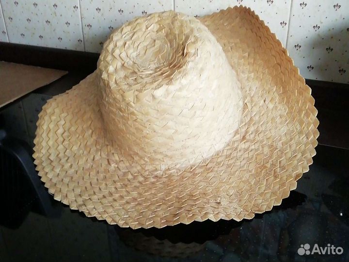 Женские соломенные пляжные шляпки