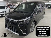 Toyota Voxy 1.8 CVT, 2018, 58 000 км, с пробегом, цена 2 745 000 руб.