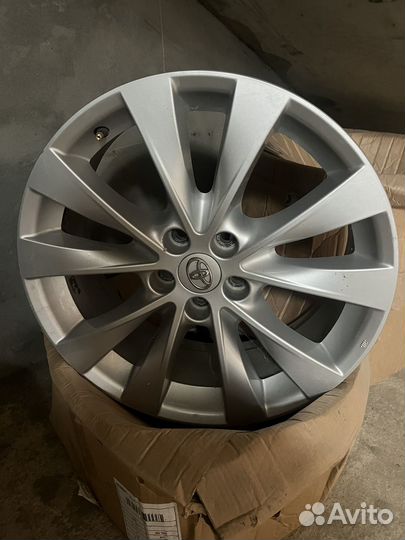 Оригинальные литые диски toyota r19 комплект 4шт