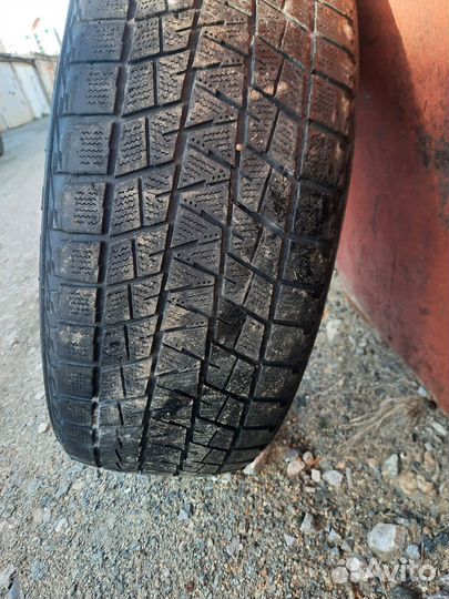 Bridgestone Blizzak DM-V1 235/60 R18