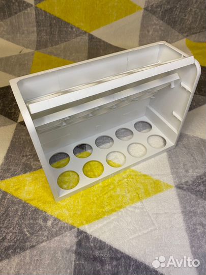 Подскавка для яиц на дверцу