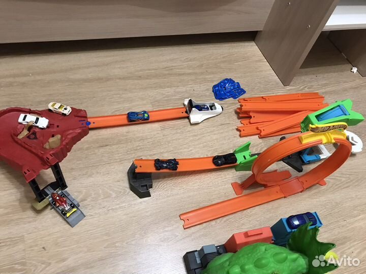 Наборы хотвилс, автомойка,динозавр,трамплин