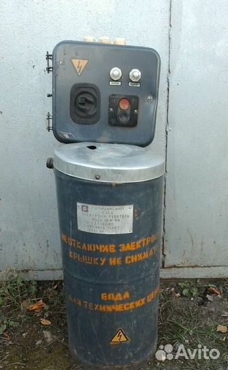 Электрический водонагреватель для обогрева помещен