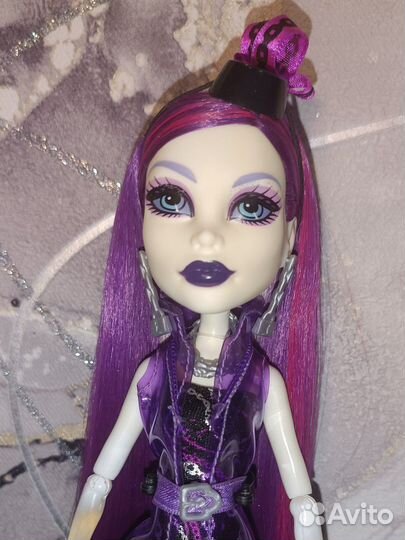 Монстер Хай Спектра Вондергейст 