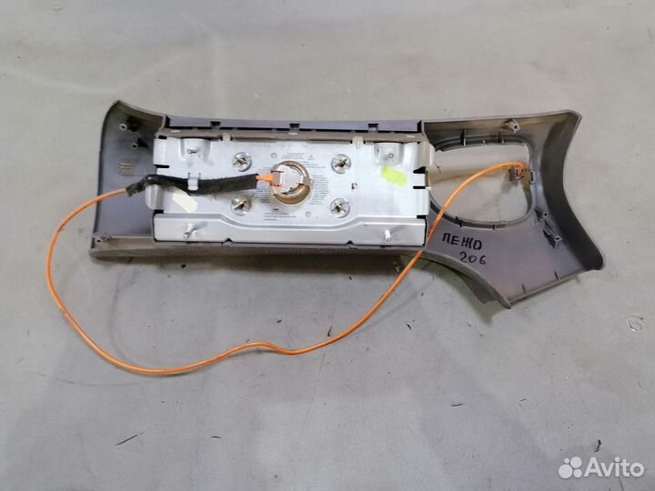Подушка безопасности в торпедо Peugeot 206 1.4