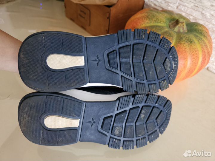 Кроссовки 37 б/у taccardi