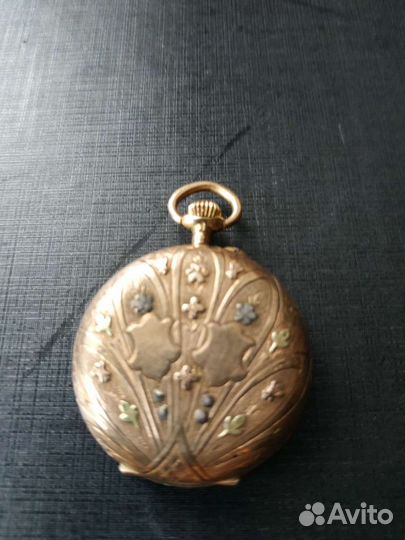Золотые карманные часы