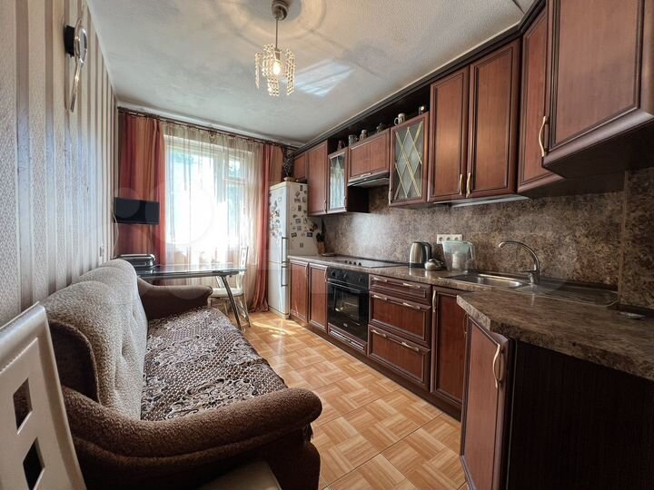 2-к. квартира, 55 м², 1/12 эт.