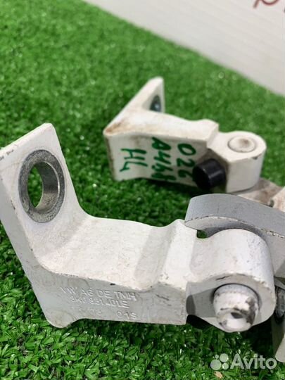 Петля двери задняя левая Audi A4 B8 cala 2008