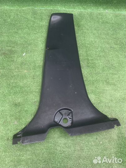 Обшивка стойки Toyota RAV4 IV (2012—2015)