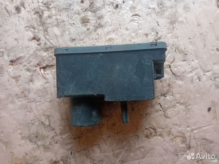 Компрессор центрального замка Volkswagen Passat B3